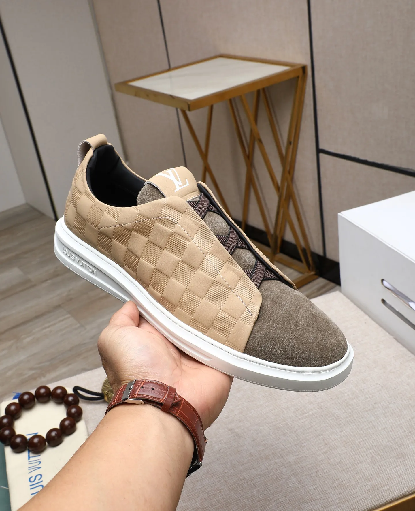 Men's shoes 💰460 【LOUIS VUITTON】Louis Vuitton 2 new products 👟Milan fashion show style 🇰🇾🇰🇾LV family logo, celebrity style, a must-have for fashionistas ⚠️Imported materials ➕Cow leather ➕Breathable leather lining ➕Special outsole 👞Number 38-44 (45 46 custom-made)
